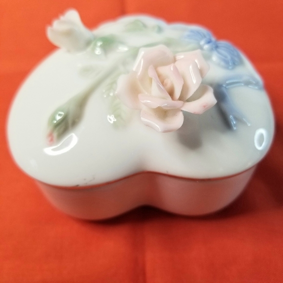 Heritage House Heart 3D Floral Fine Porcelain Music Box Trinket - Picture 5 of 12